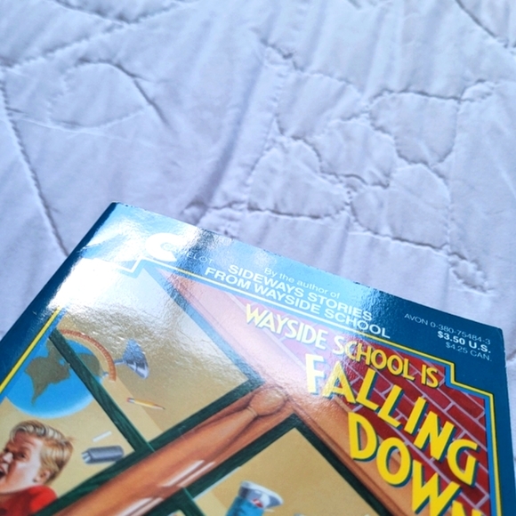 2/$15 🌼 Wayside School Is Falling Down - Picture 3 of 8